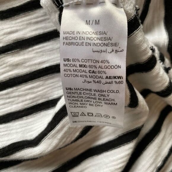 💼Soma V-Neck Short Sleeves Black/White Tee - Picture 6 of 6